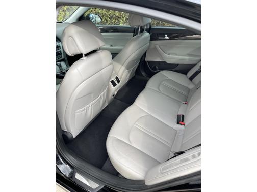 Photo 4 of 7 of 2017 Hyundai Sonata Plug-In Hybrid Limited