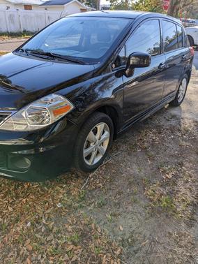 2011 Nissan Versa 1.8 SL