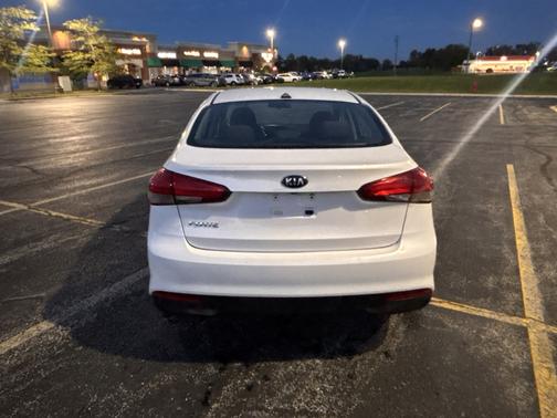 White 2017 Kia Forte LX