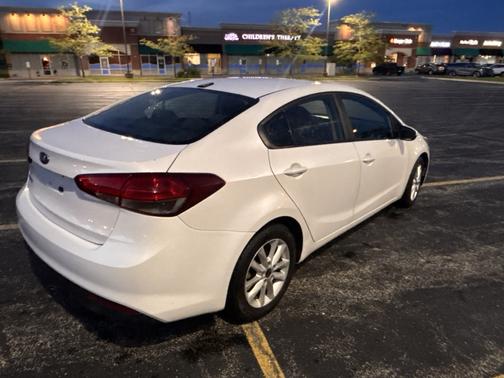 White 2017 Kia Forte LX
