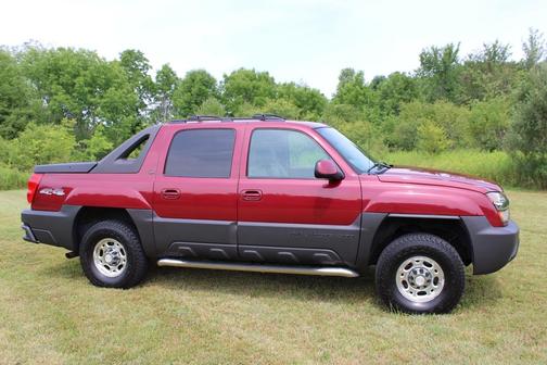 Red 2006 Chevrolet Avalanche 2500 LT