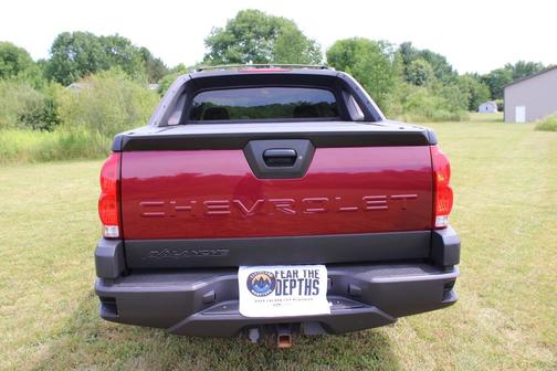 Red 2006 Chevrolet Avalanche 2500 LT