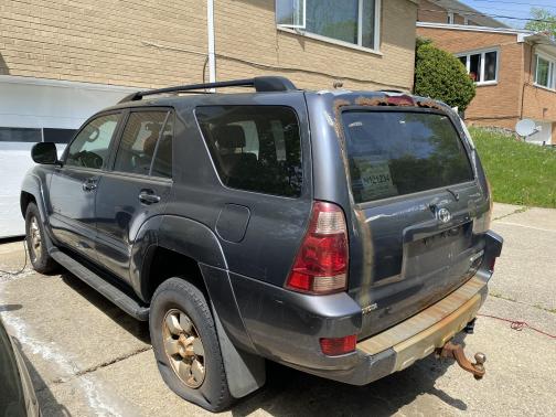 Photo 2 of 4 of 2004 Toyota 4Runner SR5