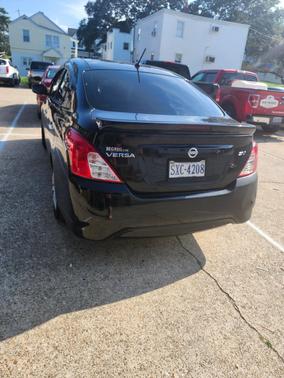 Black 2019 Nissan Versa 1.6 SV