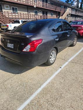 Black 2019 Nissan Versa 1.6 SV