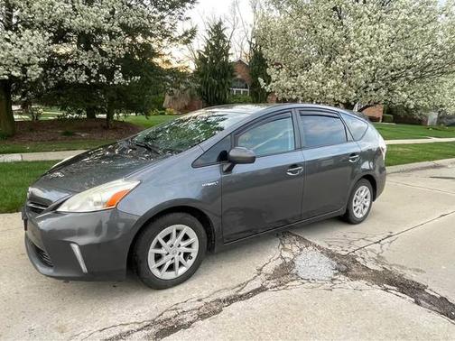 2012 Toyota Prius v Five