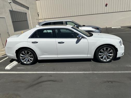2019 Chrysler 300 Limited