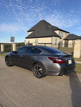 Gray 2018 Nissan Altima 2.5 SR