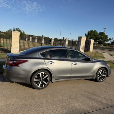 Gray 2018 Nissan Altima 2.5 SR