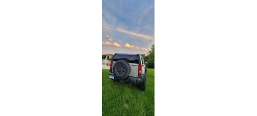 Gold 2007 Hummer H3 Base