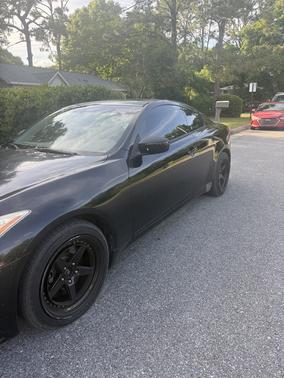 Beige 2010 INFINITI G37 x