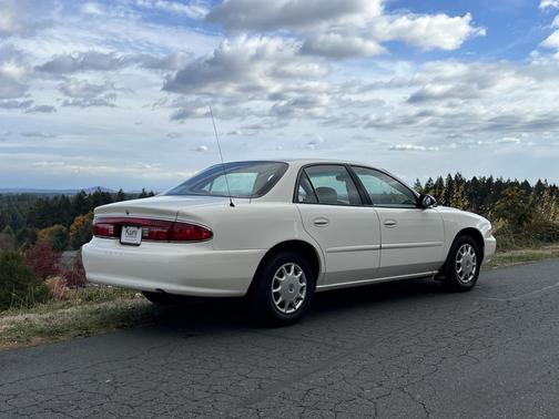 White 2003 Buick Century Custom