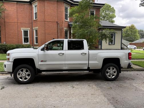 White 2019 Chevrolet Silverado 2500 LTZ