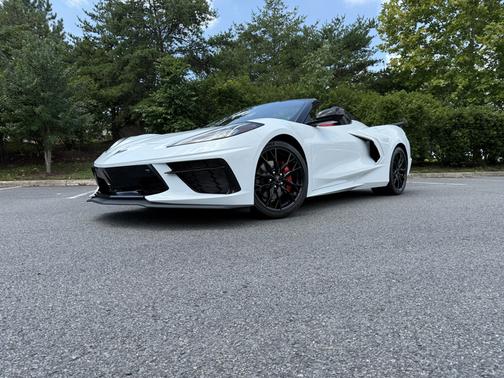 White 2025 Chevrolet Corvette Stingray w/2LT