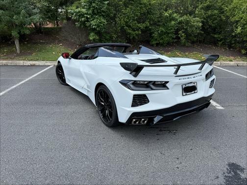 White 2025 Chevrolet Corvette Stingray w/2LT