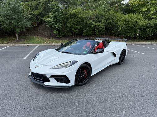 White 2025 Chevrolet Corvette Stingray w/2LT