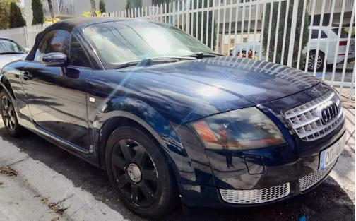 Photo 2 of 4 of 2003 Audi TT Roadster quattro