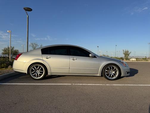 2004 Nissan Maxima SE