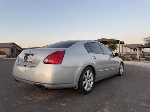 2004 Nissan Maxima SE