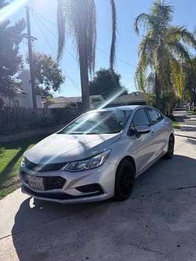 Silver 2018 Chevrolet Cruze LS