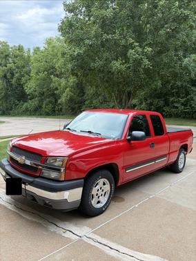 Red 2005 Chevrolet Silverado 1500 LT Extended Cab