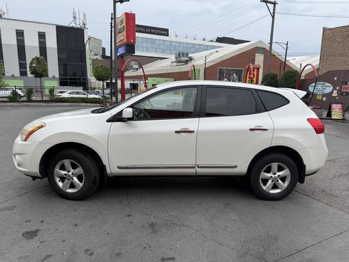 White 2013 Nissan Rogue S