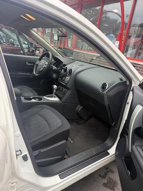 White 2013 Nissan Rogue S