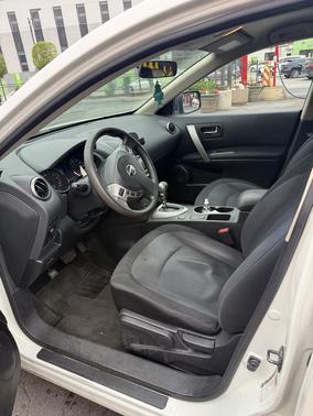 White 2013 Nissan Rogue S