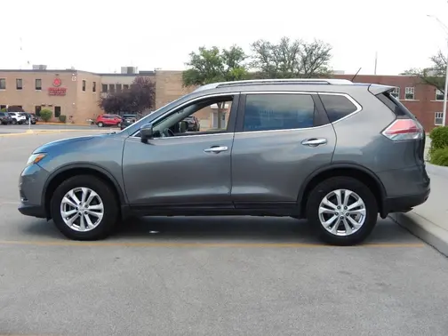 Gray 2016 Nissan Rogue SV