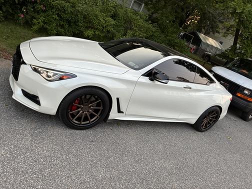 2017 INFINITI Q60 3.0t Red Sport 400