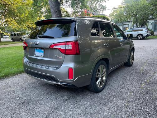 Silver 2014 Kia Sorento Limited