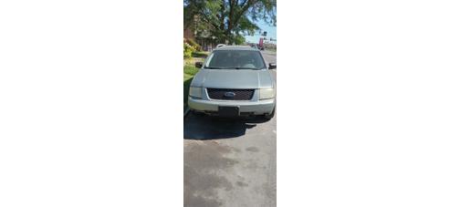 Gray 2005 Ford Freestyle SE