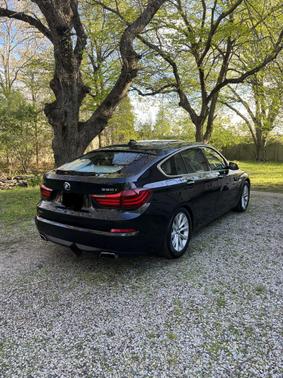 Photo 2 of 4 of 2017 BMW 550 Gran Turismo i xDrive