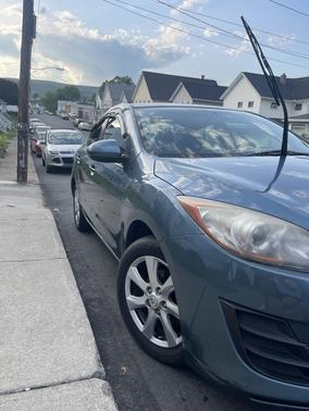 Green 2010 Mazda Mazda3 i Touring