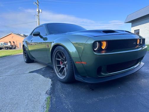 Green 2019 Dodge Challenger SRT Hellcat