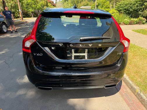 Black 2016 Volvo V60 T5 Drive-E Premier