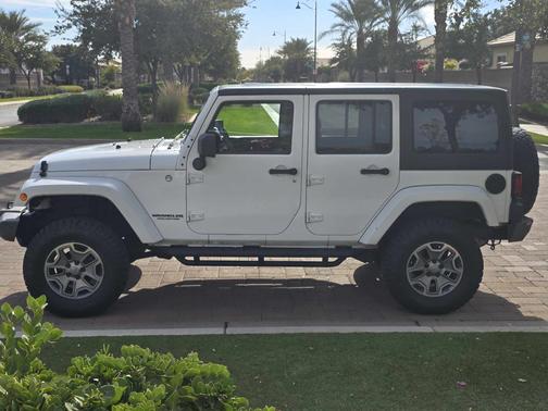 2012 Jeep Wrangler Unlimited Sahara