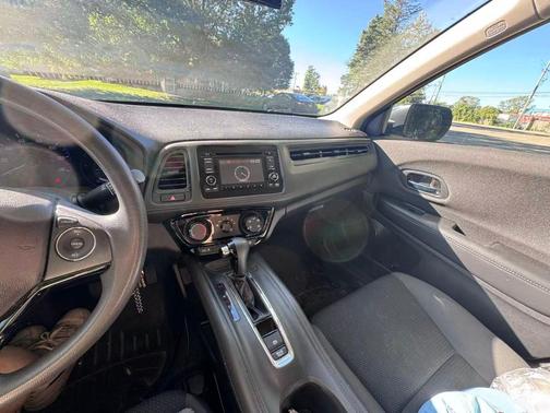 Black 2022 Honda HR-V LX