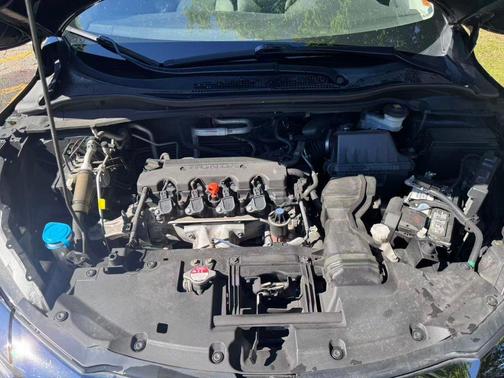 Black 2022 Honda HR-V LX