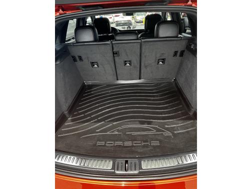 2023 Porsche Macan T