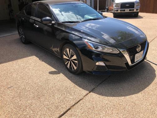 Black 2021 Nissan Altima 2.5 SV