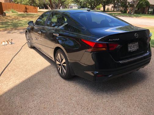 Black 2021 Nissan Altima 2.5 SV