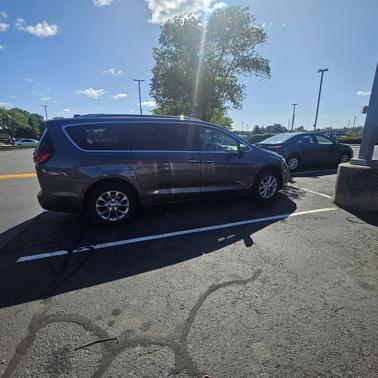 Gray 2021 Chrysler Pacifica Touring L