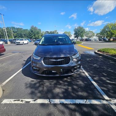 Gray 2021 Chrysler Pacifica Touring L