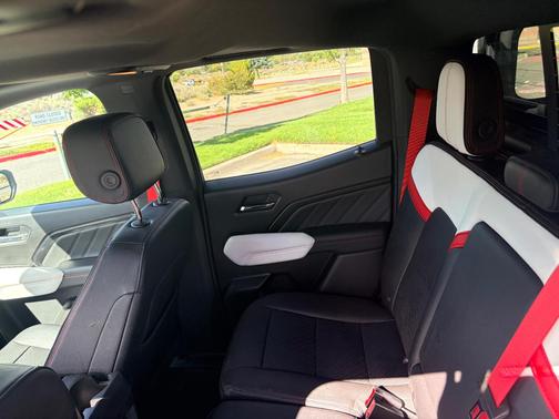 White 2023 GMC Canyon AT4X
