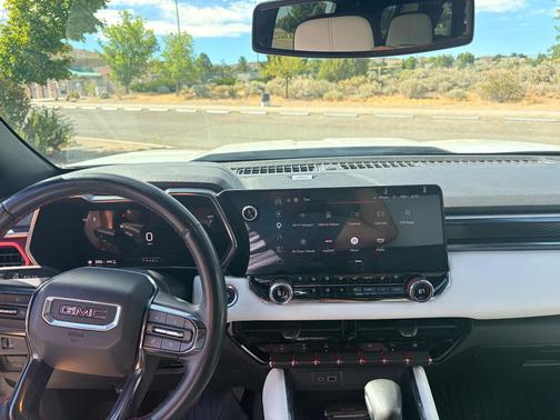 White 2023 GMC Canyon AT4X