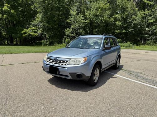 Blue 2011 Subaru Forester 2.5 X
