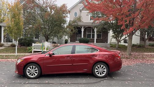 Red 2013 Lexus ES 300h Base