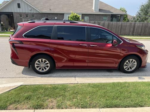 2022 Toyota Sienna XLE