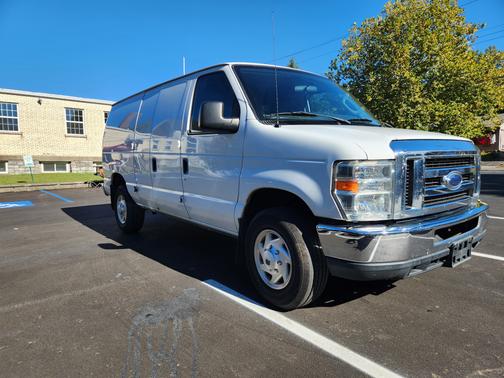 2013 Ford E350 Super Duty Cargo